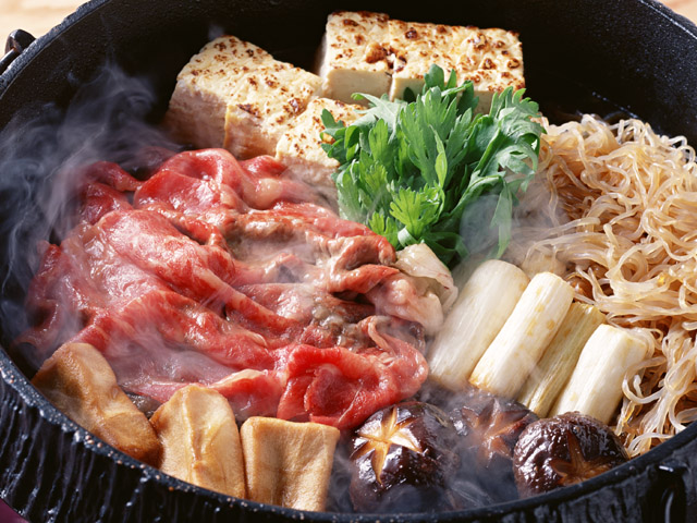 肉料理で舌鼓を打つ贅沢な時間の写真